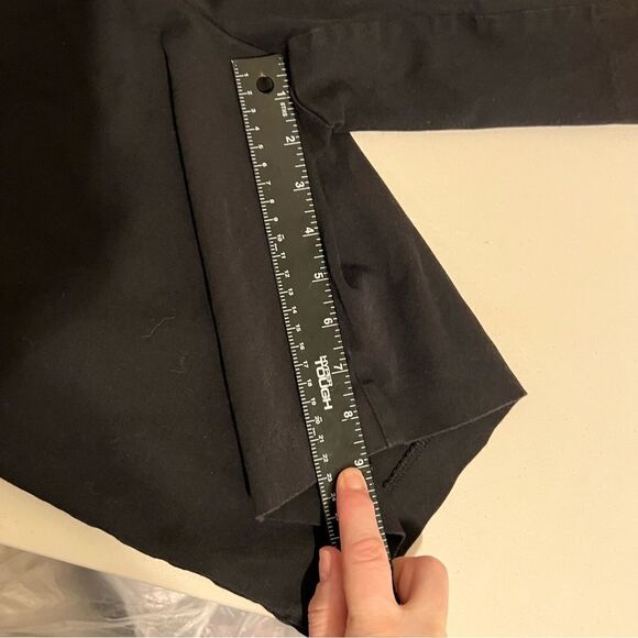 Chicos 2 fabulously slimming perfect stretch chino shorts - Picture 6 of 9